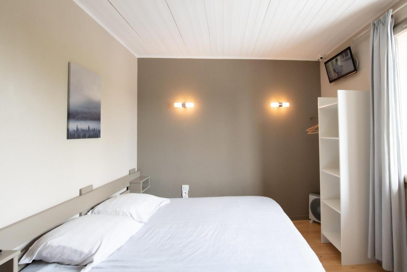 Chez Jostel - Chambre 1 Genay  Eksteriør billede